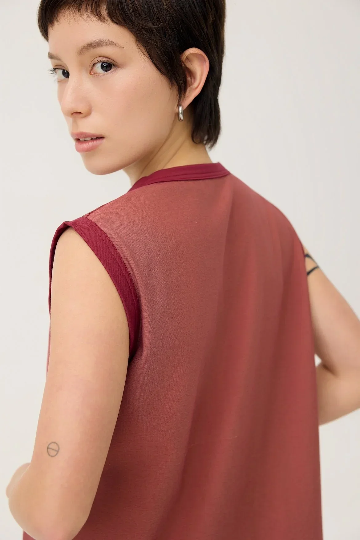 3EIGHTH | Cocoon Jersey Reversible Dress in Burgundy & Sappanwood - Image 8