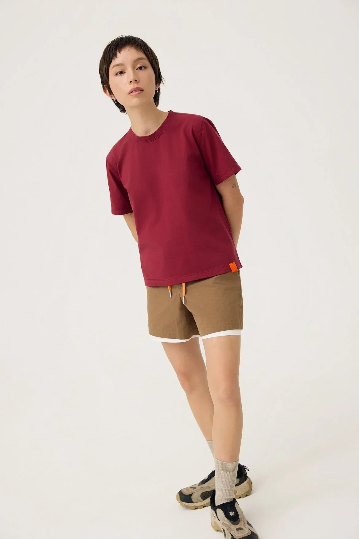 3EIGHTH | Everyday Reversible Tee in Burgundy & Sappanwood - Image 4