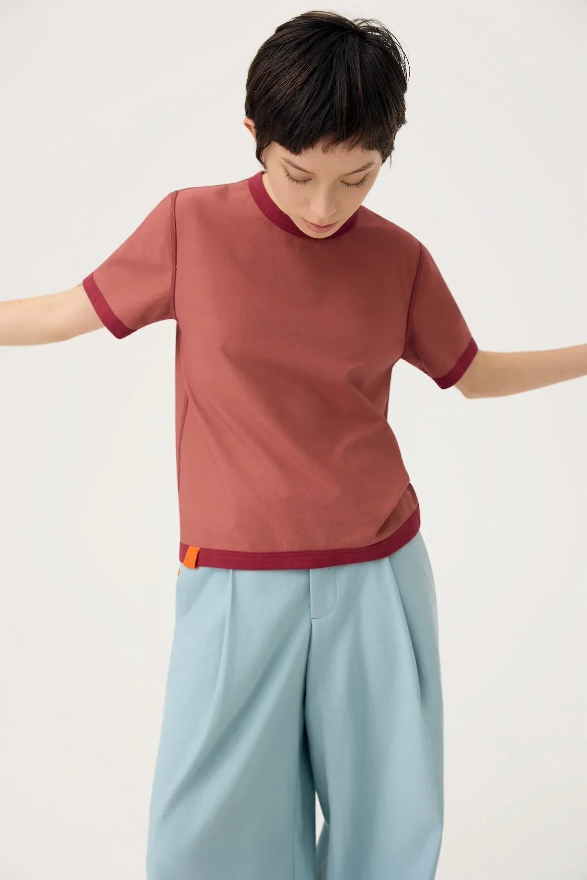 3EIGHTH | Everyday Reversible Tee in Burgundy & Sappanwood - Image 6