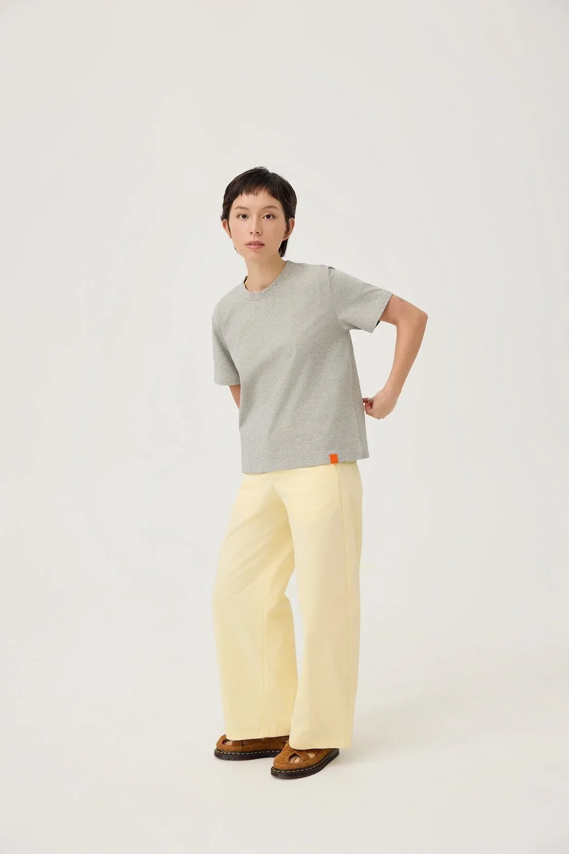 3EIGHTH | Everyday Reversible Tee In Zinc Grey & Lemon Fizz - Image 2
