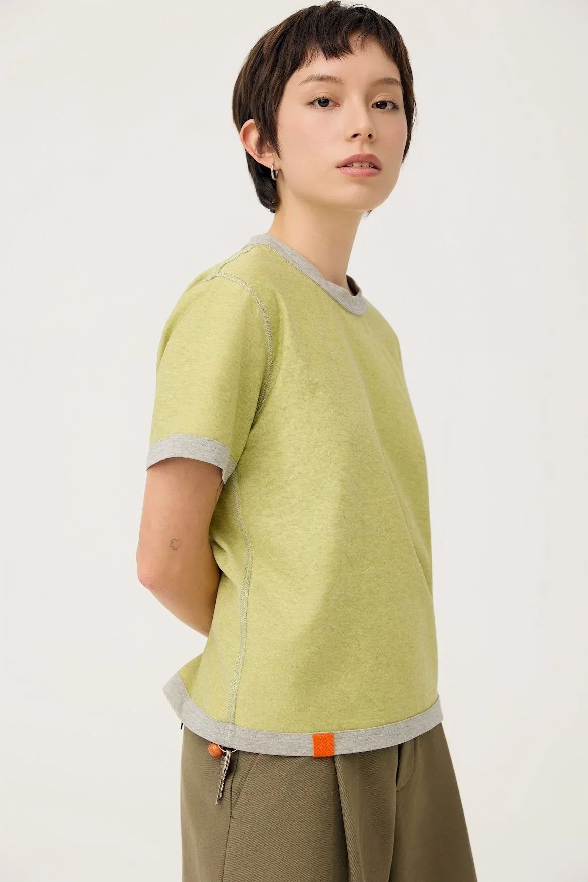 3EIGHTH | Everyday Reversible Tee In Zinc Grey & Lemon Fizz - Image 4