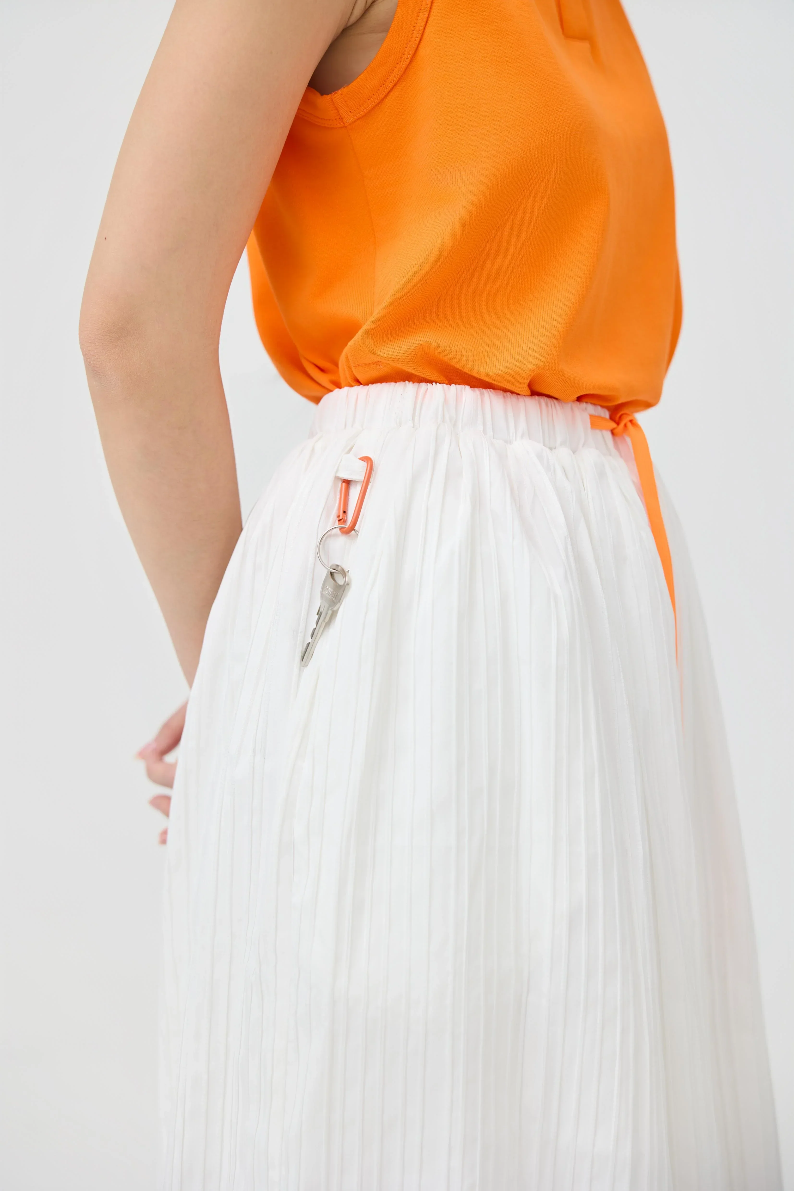 3EIGHTH | Futae Skirt In White Seersucker - Image 2
