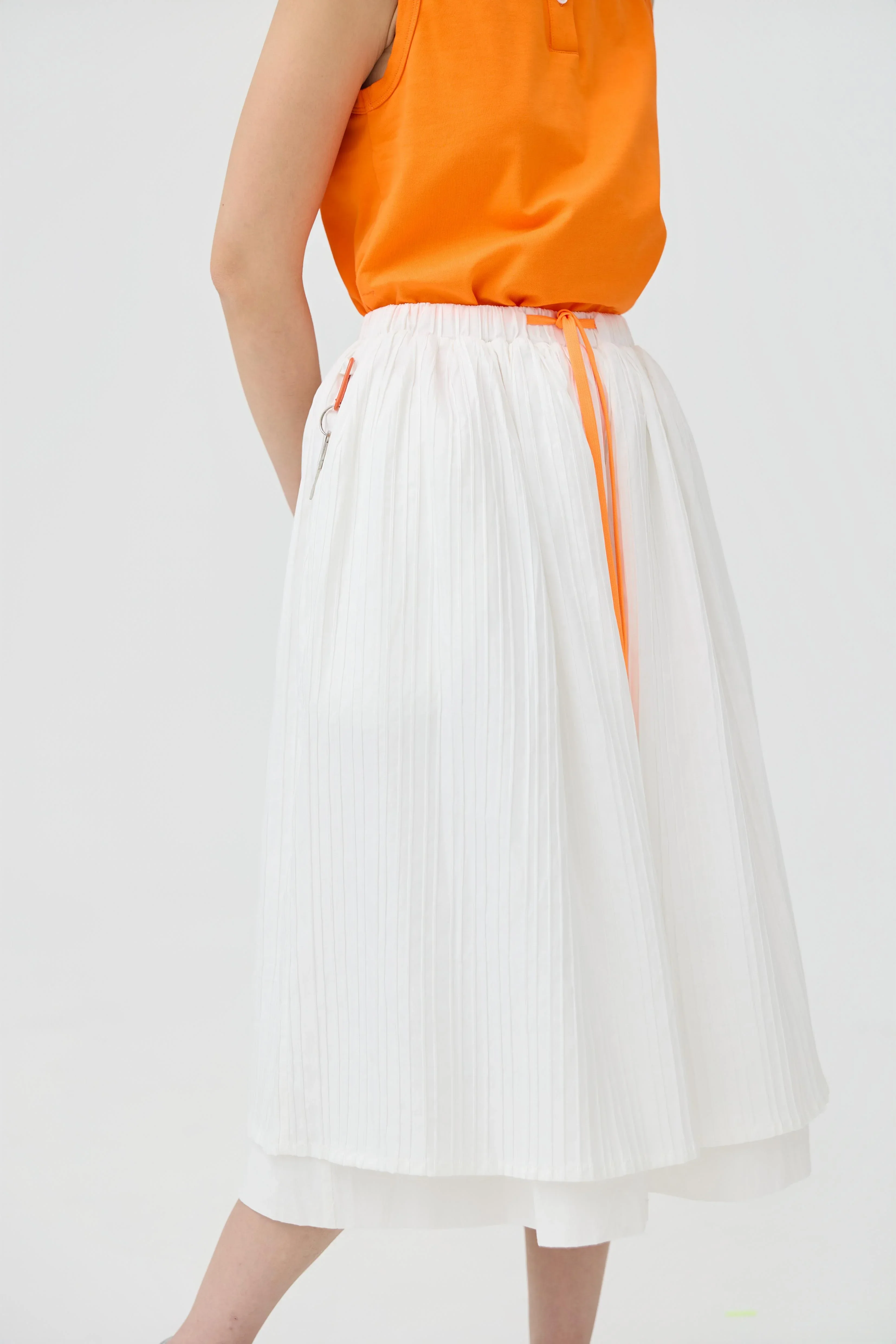 3EIGHTH | Futae Skirt In White Seersucker - Image 3