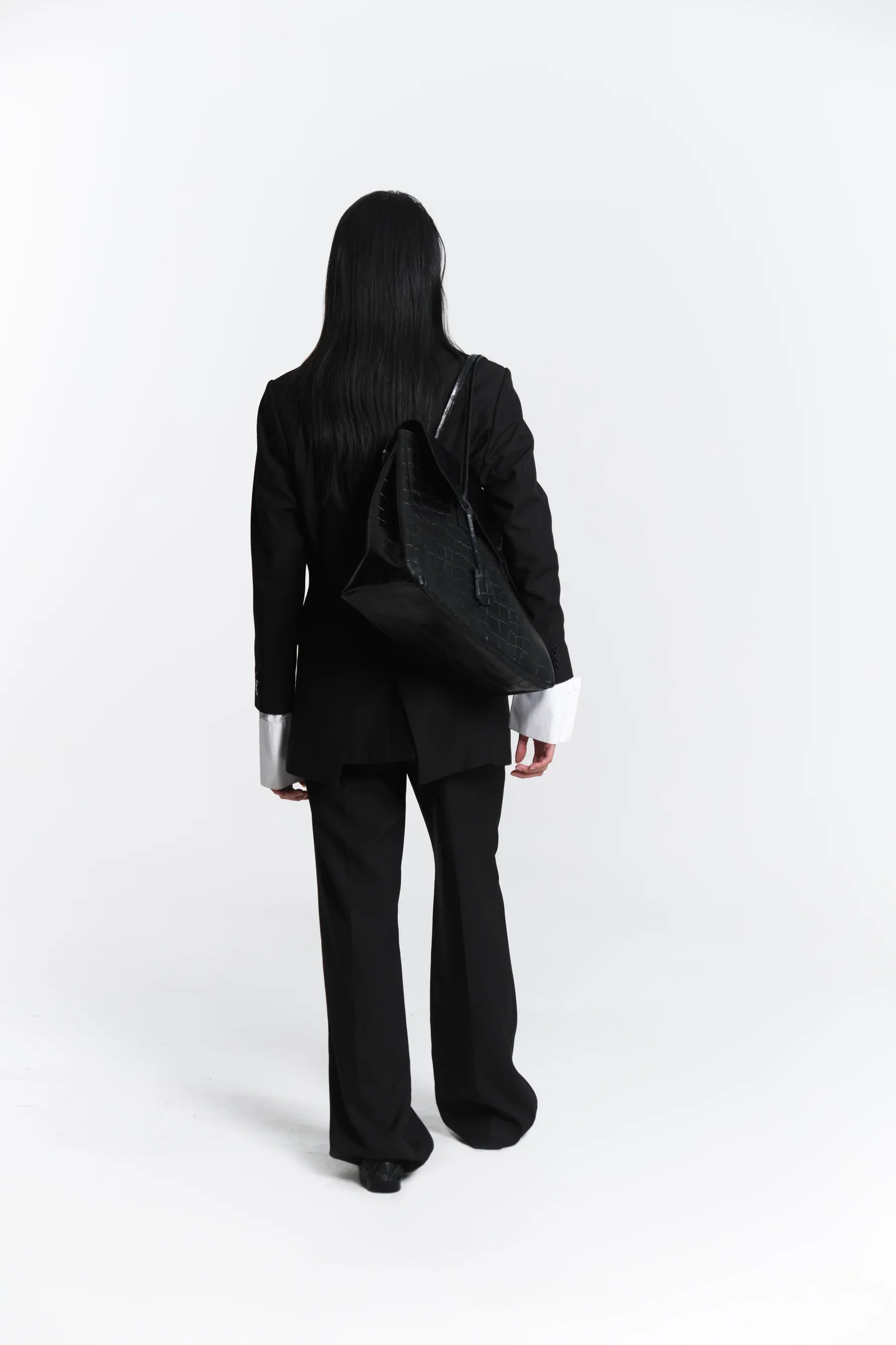 AESTHETIC PLEASURE | Essens Bag Alligator Black - Image 7
