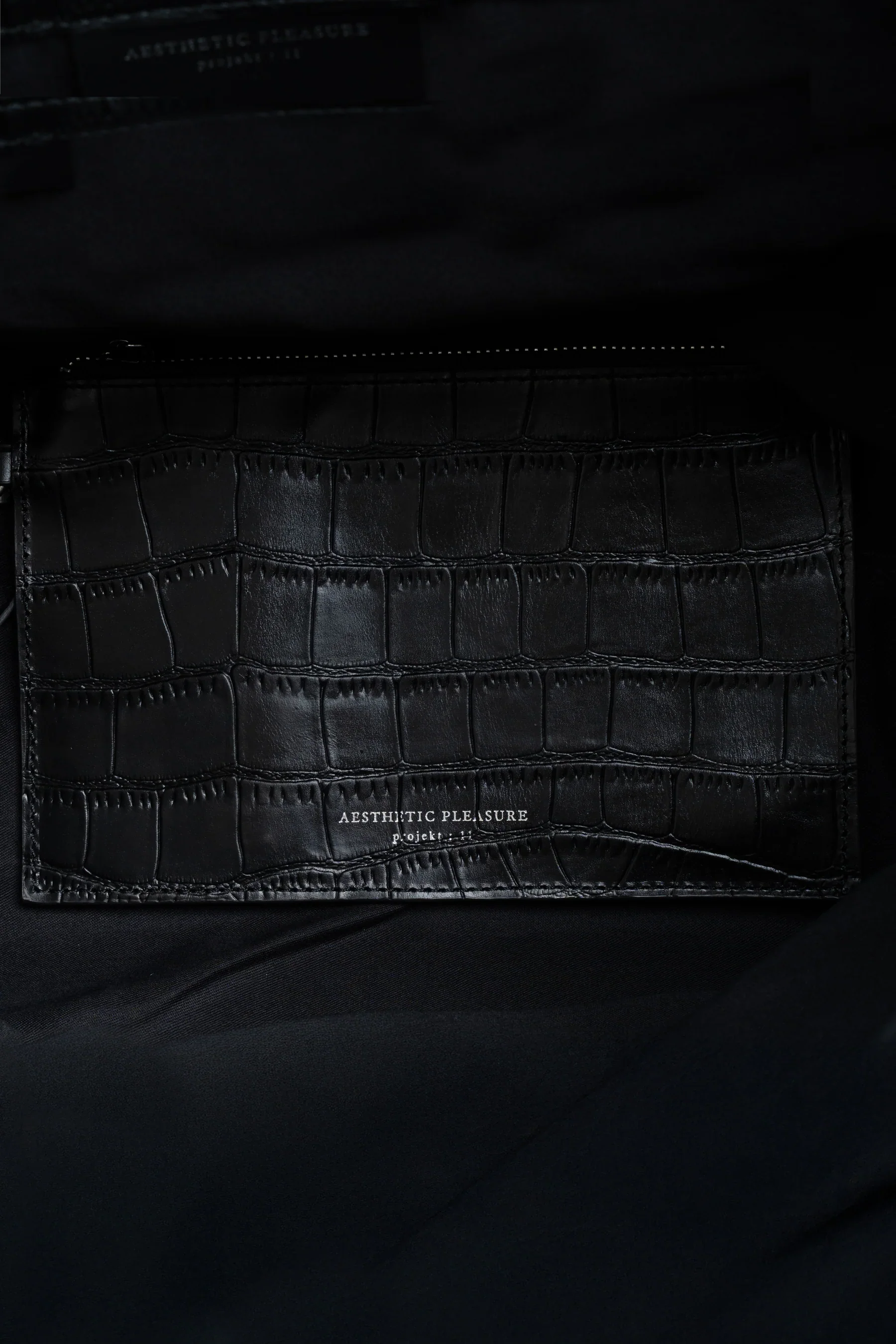 AESTHETIC PLEASURE | Essens Bag Alligator Black - Image 9