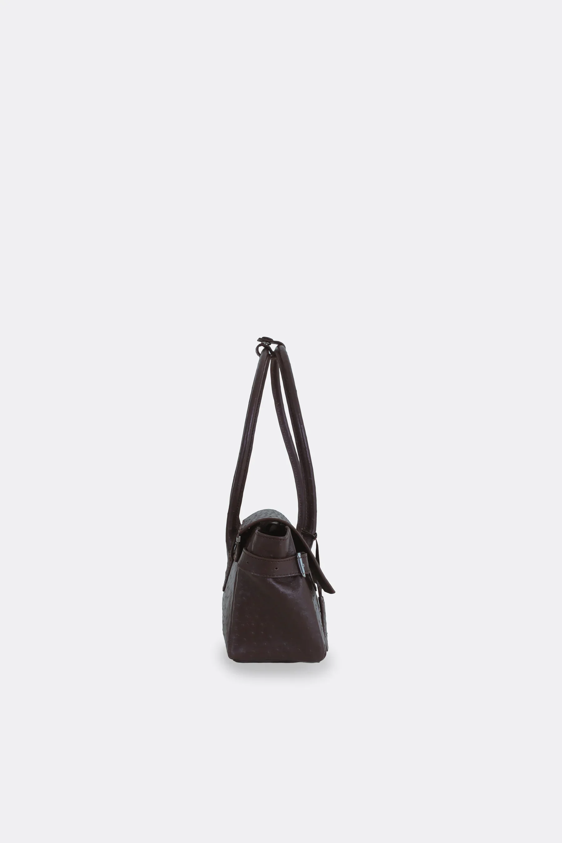 AESTHETIC PLEASURE | Rocco Baguette Bag Ostrich Brown - Image 3