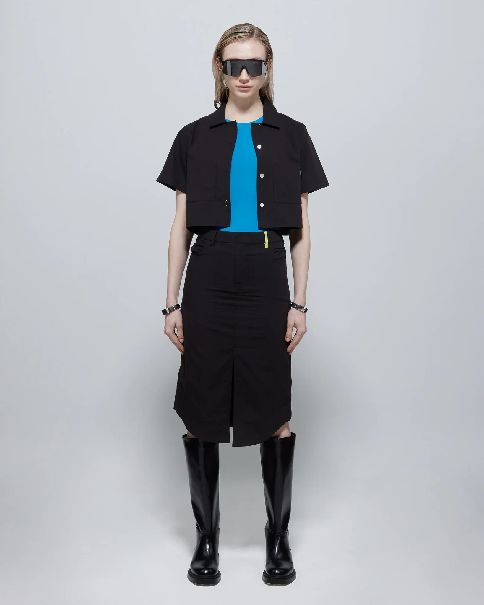 ROCK DAISY | Alex Boxy Cropped TENCEL™ Short-Sleeved Shirt Black