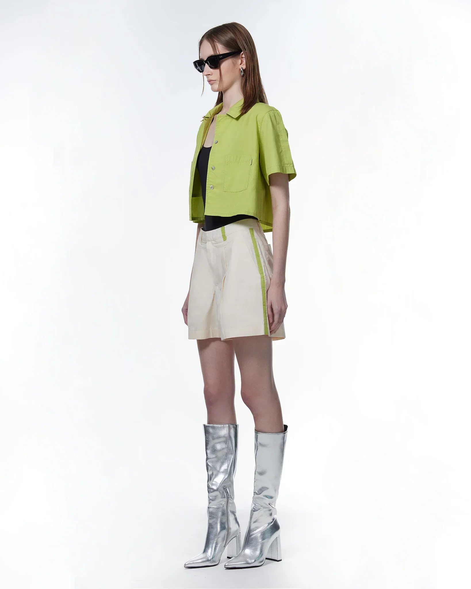 ROCK DAISY | Alex Boxy Cropped TENCEL™ Short-Sleeved Shirt Green - Image 2