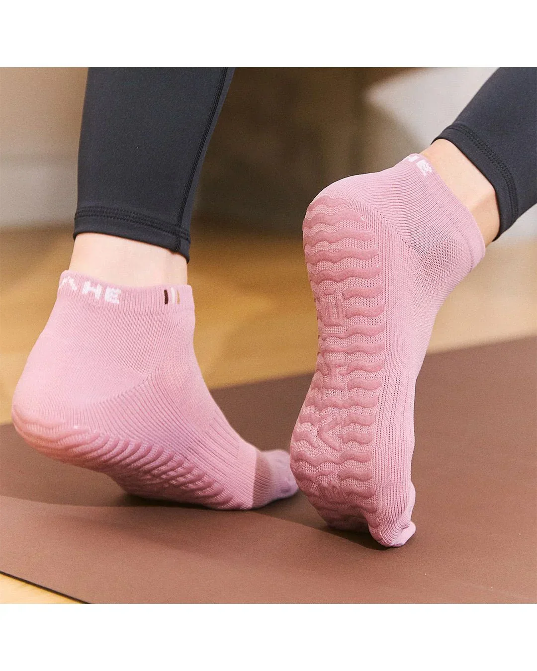 BAHE | Studio Grippy Ankle Socks - Mauve - Image 3