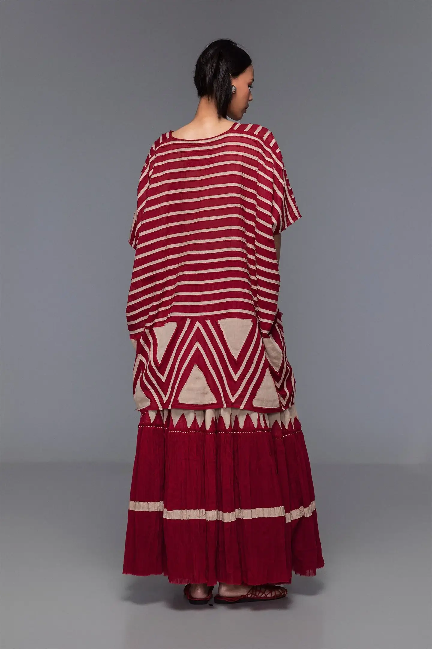 BIASA |AYLEEN - Oversized Tunic with Graphic Appliqué - Image 3