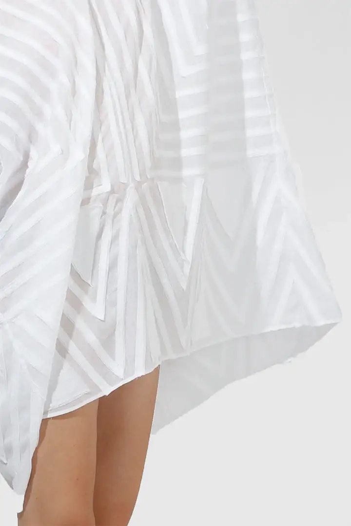BIASA |AYLEEN - Oversized Tunic with Graphic Appliqué - Image 9