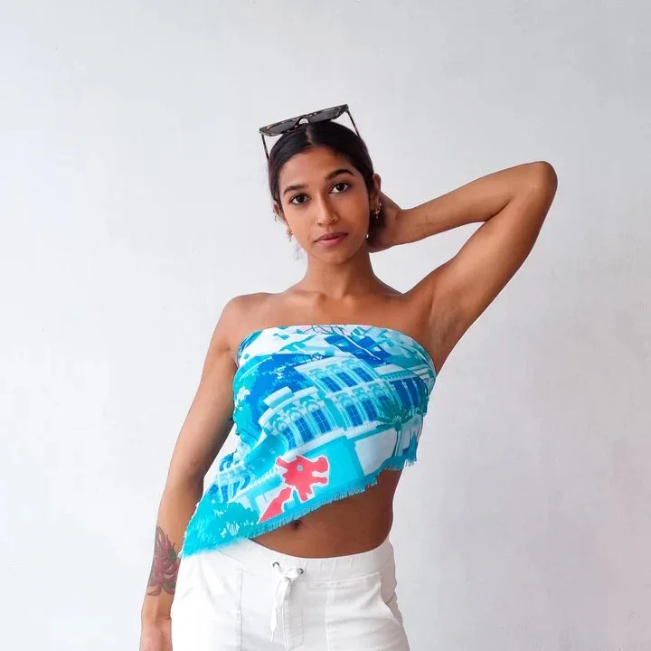 BINARY STYLE | A City In A Garden 115cm x 115cm Square Cotton Scarf - Image 2