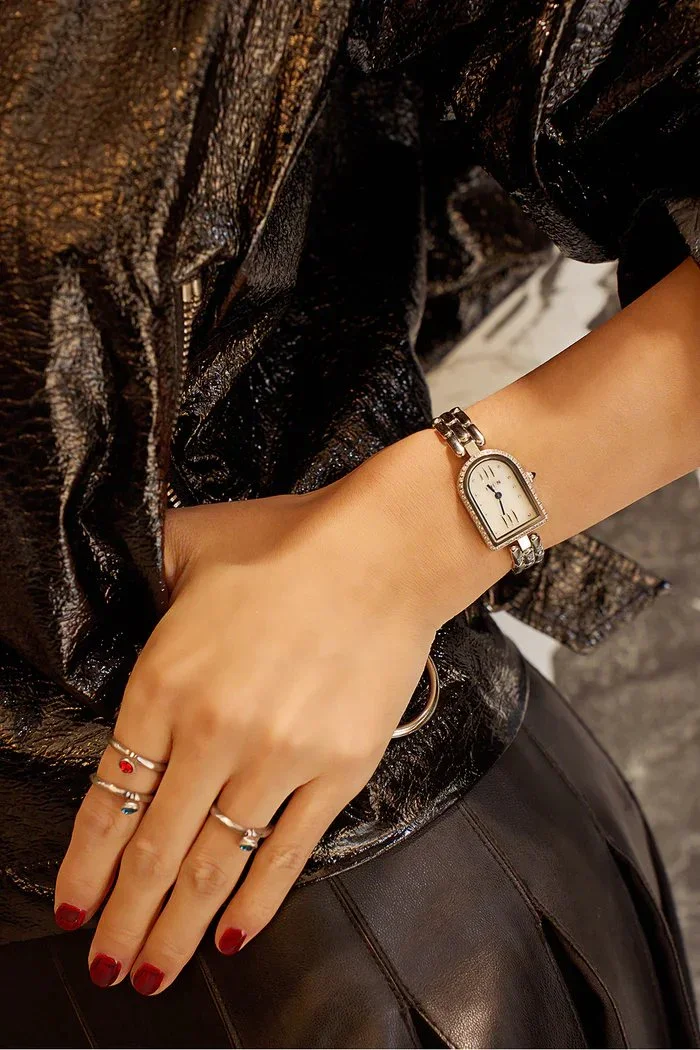 BLACK BY BLUE BRAVE | THCN N· II White Mother-of-Pearl Silver Bracelet Watch - Image 2