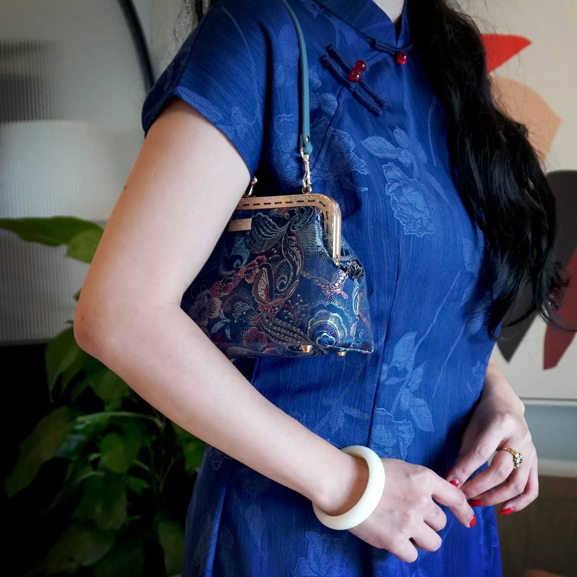COCOONESE | Underarm Bag - Above Butterfly - Image 15