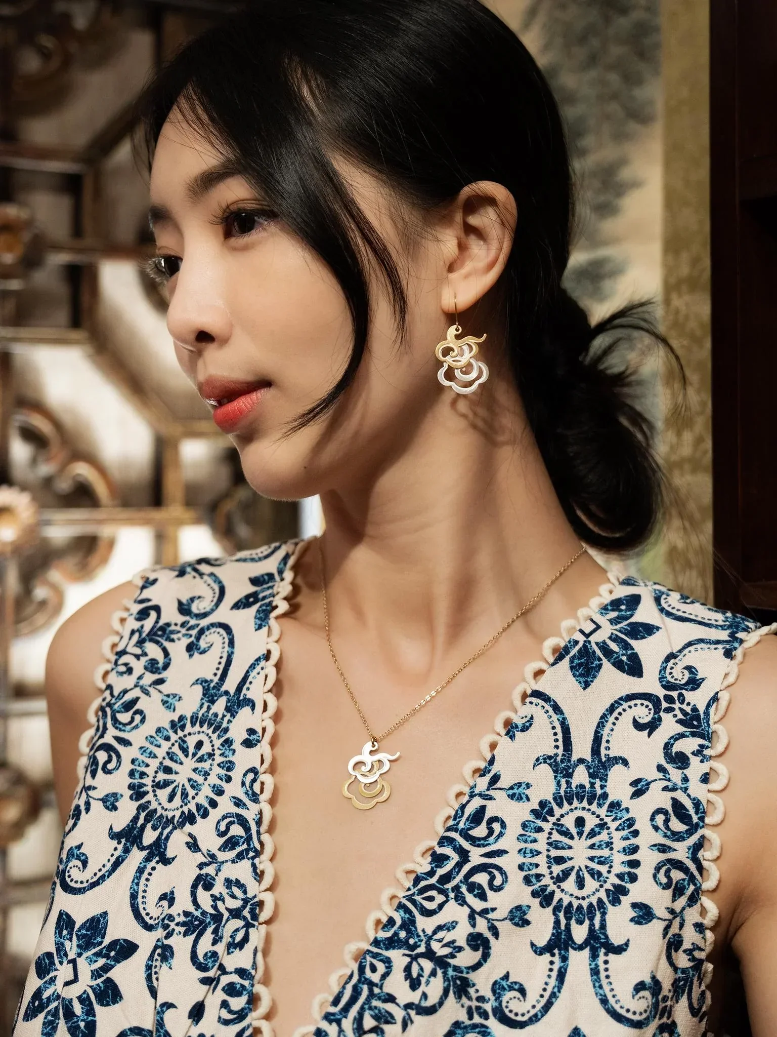 EMBRACE JEWELLERY | Clouds Necklace - Image 3