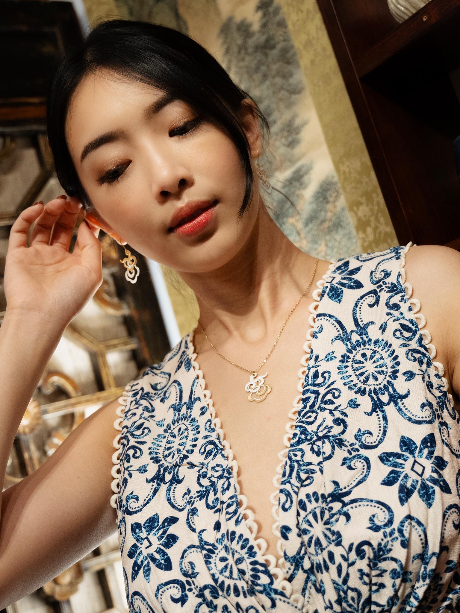 EMBRACE JEWELLERY | Clouds Necklace - Image 4