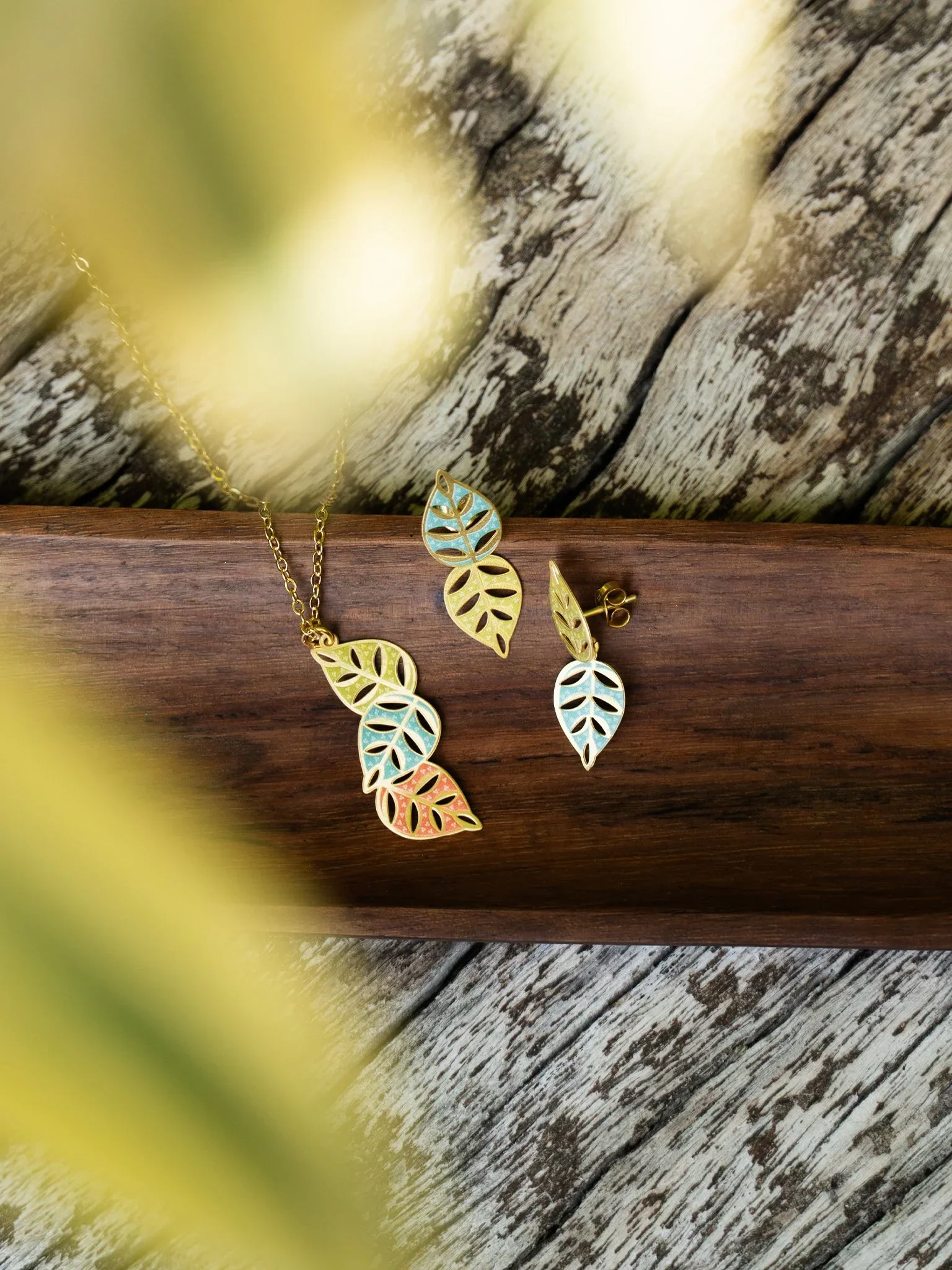 EMBRACE JEWELLERY | Daun Earrings - Image 4