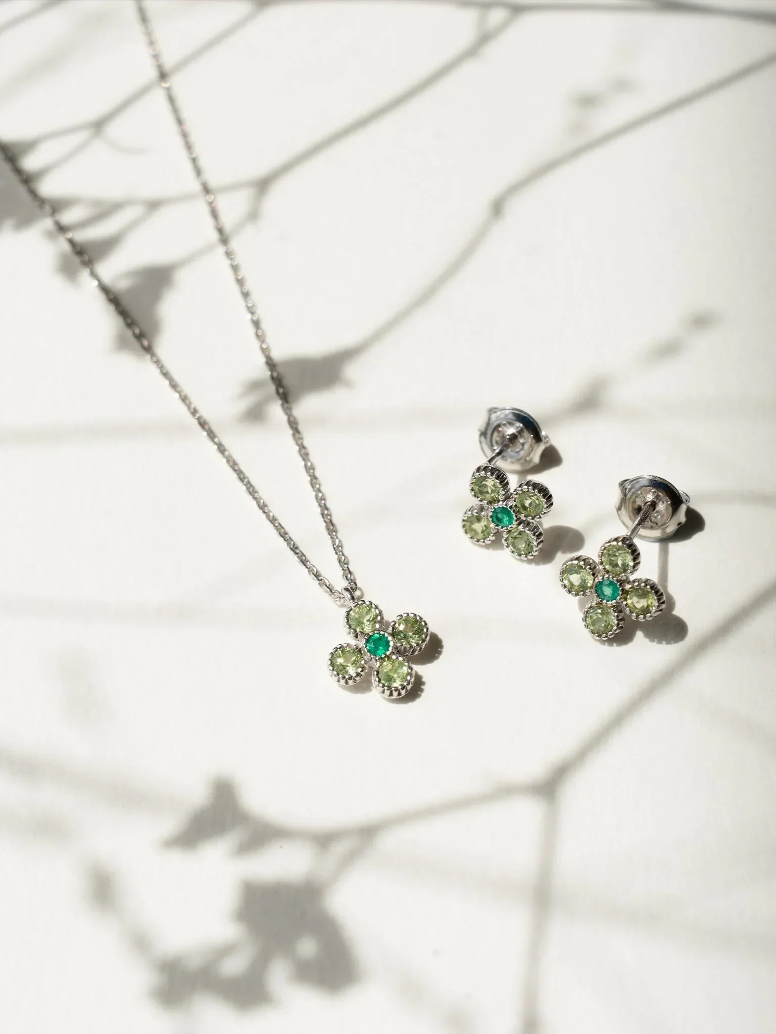 EMBRACE JEWELLERY | Gem Bloom Necklace With Peridot - Image 3