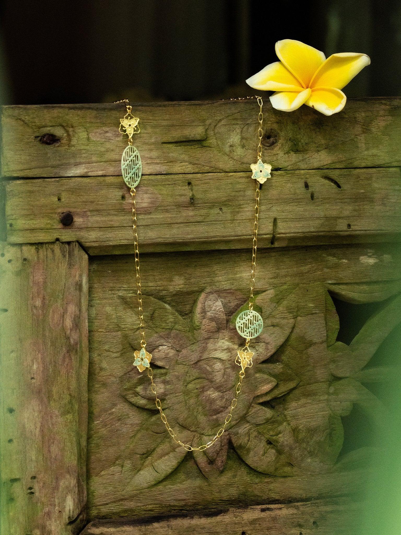 EMBRACE JEWELLERY | Parang Floral Necklace - Image 3
