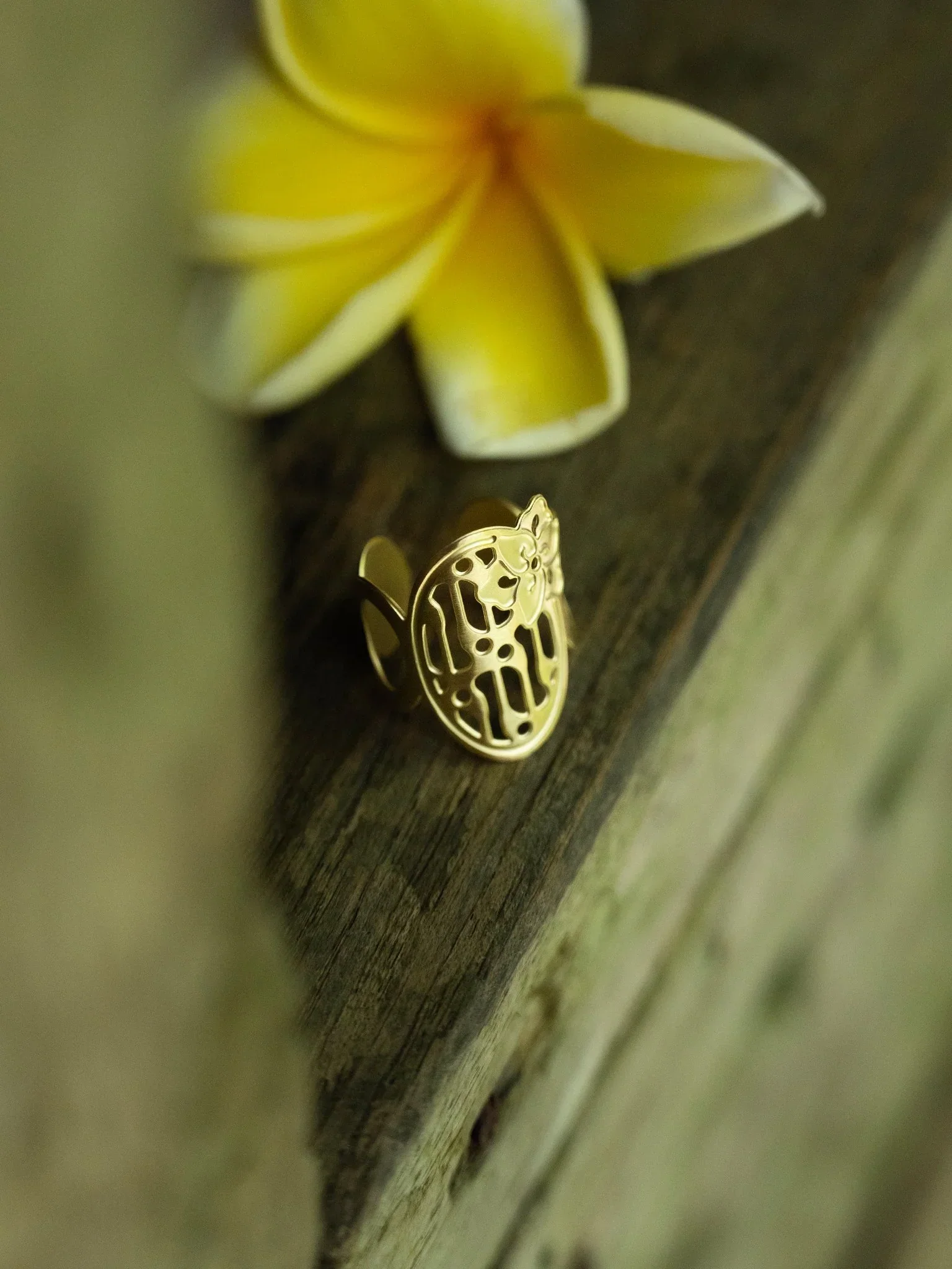 EMBRACE JEWELLERY | Parang Floral Ring - Image 3