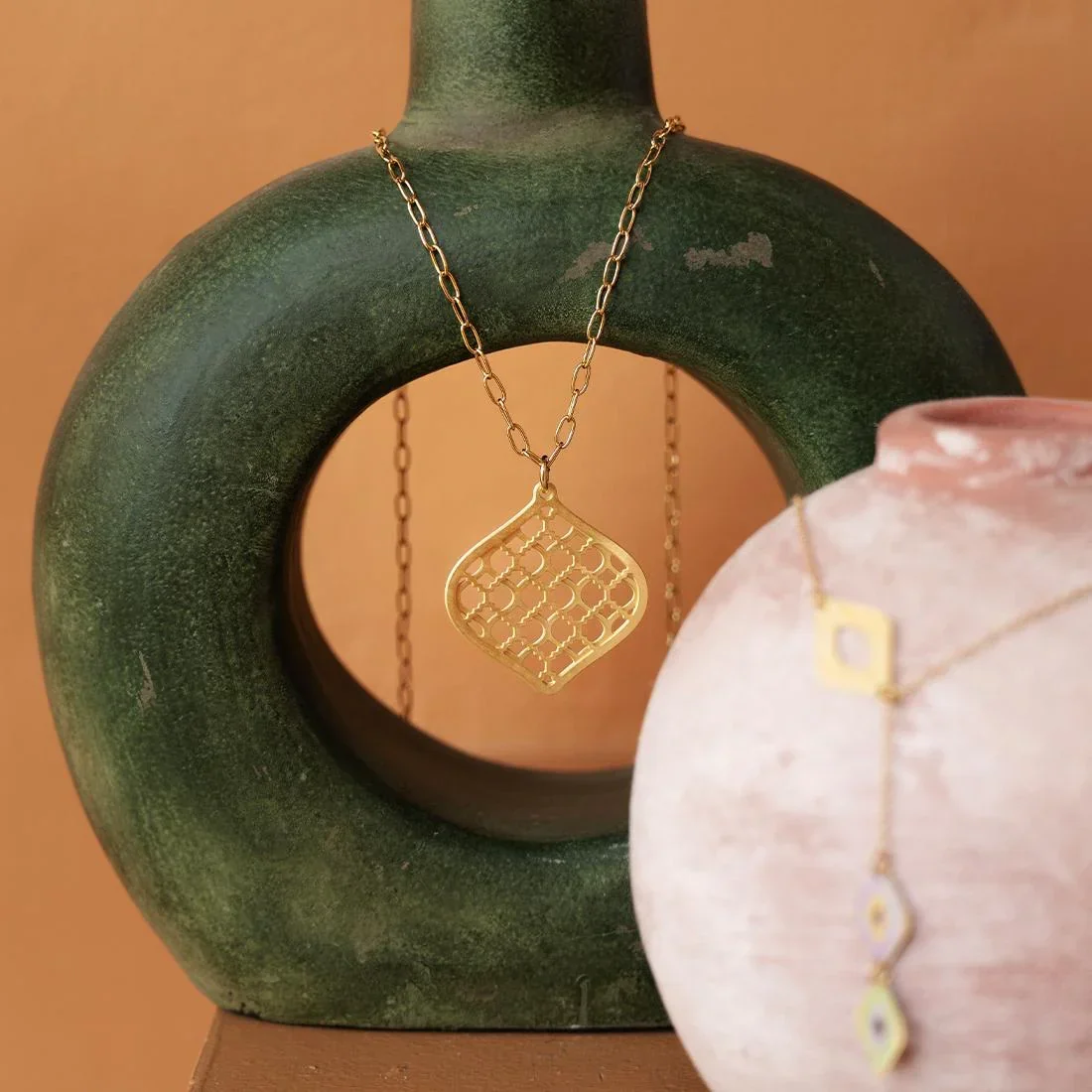 EMBRACE JEWELLERY | Woven Leaves Necklace - Image 2