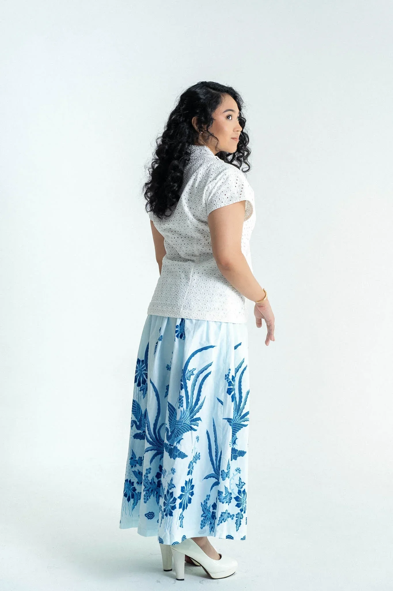 STUDIO GYPSIED | Eyelet Salma Kebaya Top White - Image 4