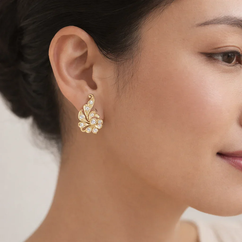 FOUNDATION JEWELLERS | 750 Y/G Peranakan Natural Diamond Ear Stud "Flower" 5.77gm D26-0.81ct - Image 2