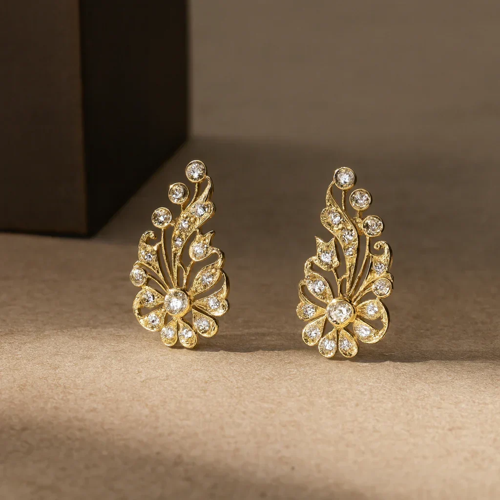 FOUNDATION JEWELLERS | 750 Y/G Peranakan Natural Diamond Ear Stud "Flower" 7.61gm D34-1.04ct