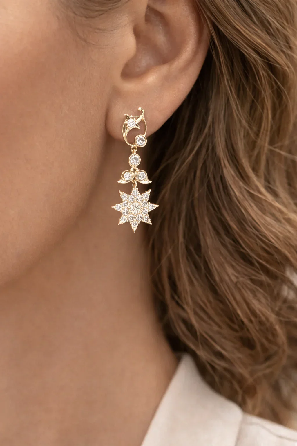FOUNDATION JEWELLERS | 750 Y/G Peranakan Natural Diamond Earring "Star" 5.50gm D44-0.94ct - Image 3