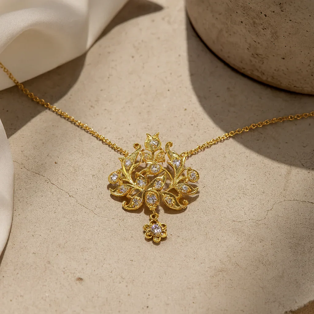 FOUNDATION JEWELLERS | 750 Y/G Peranakan Natural Diamond Pendant On Chain "4.80gm D1-0.14ct D15-0.32ct
