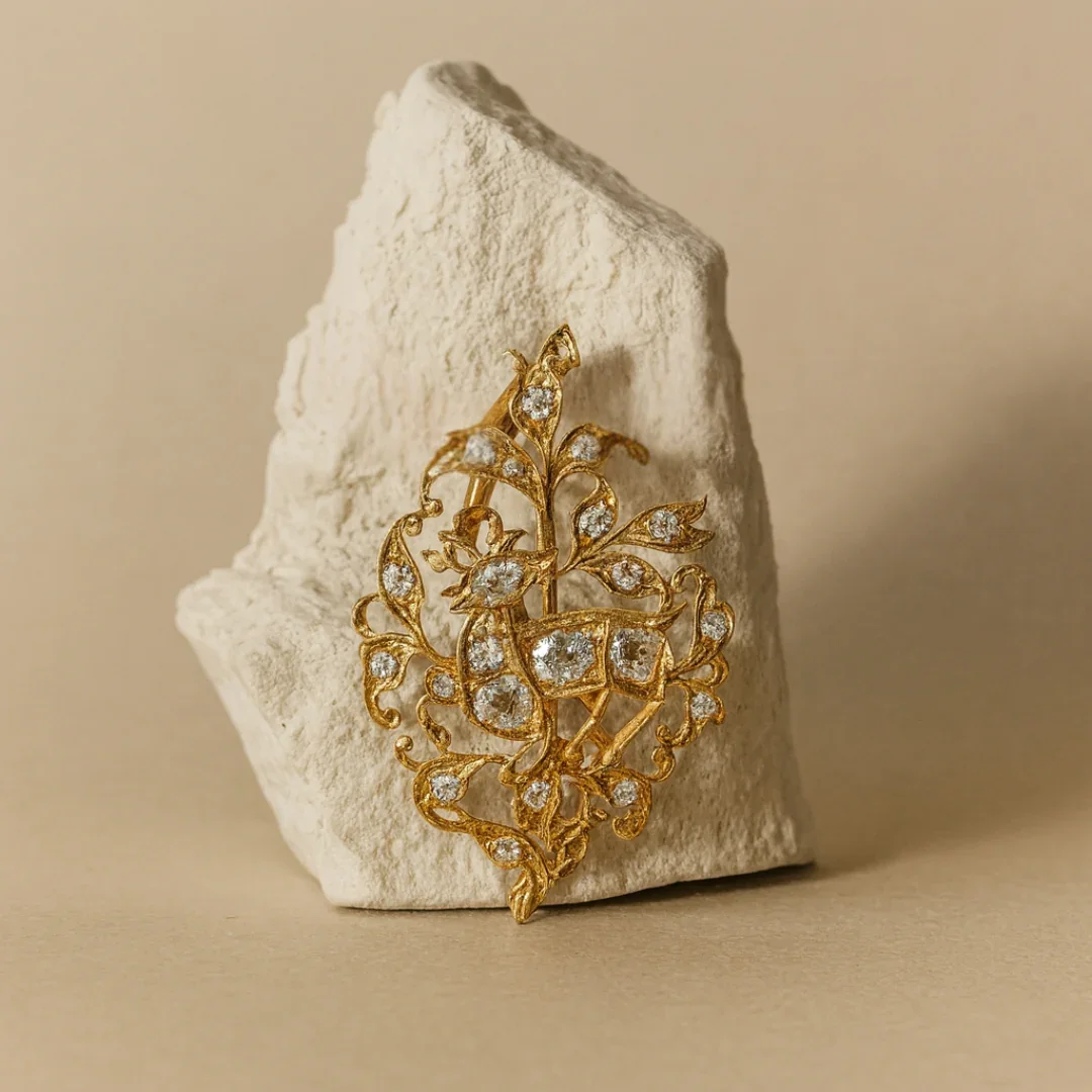 FOUNDATION JEWELLERS | 750 Y/G Peranakan Natural Rose Cut Diamond & Diamond Pendant Brooch "Deer" 7.10gm RCD6-0.56ct D15-0.47ct
