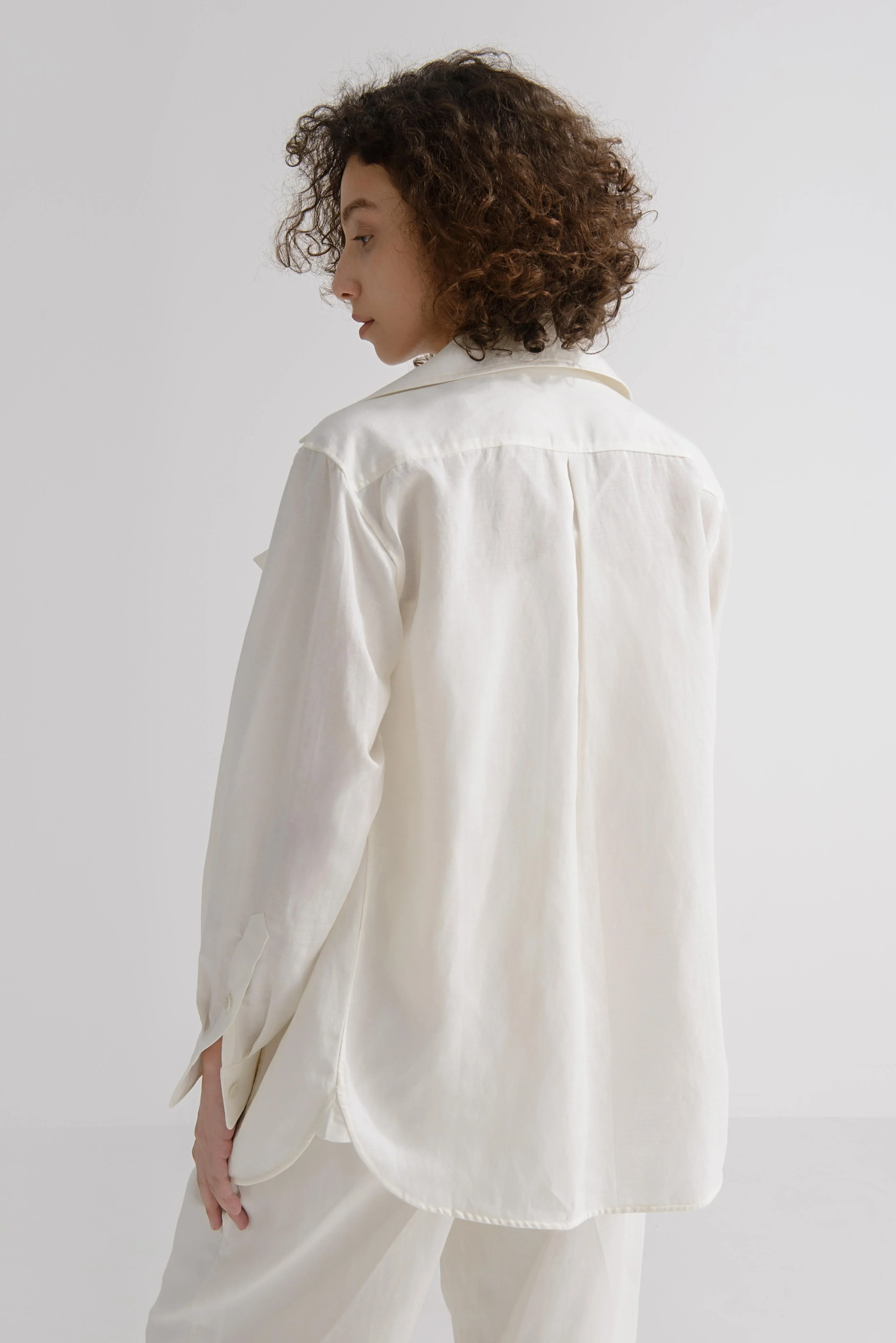 LAYERPLAN | Liora Linen Double-Breasted Shirt Jacket - Image 4