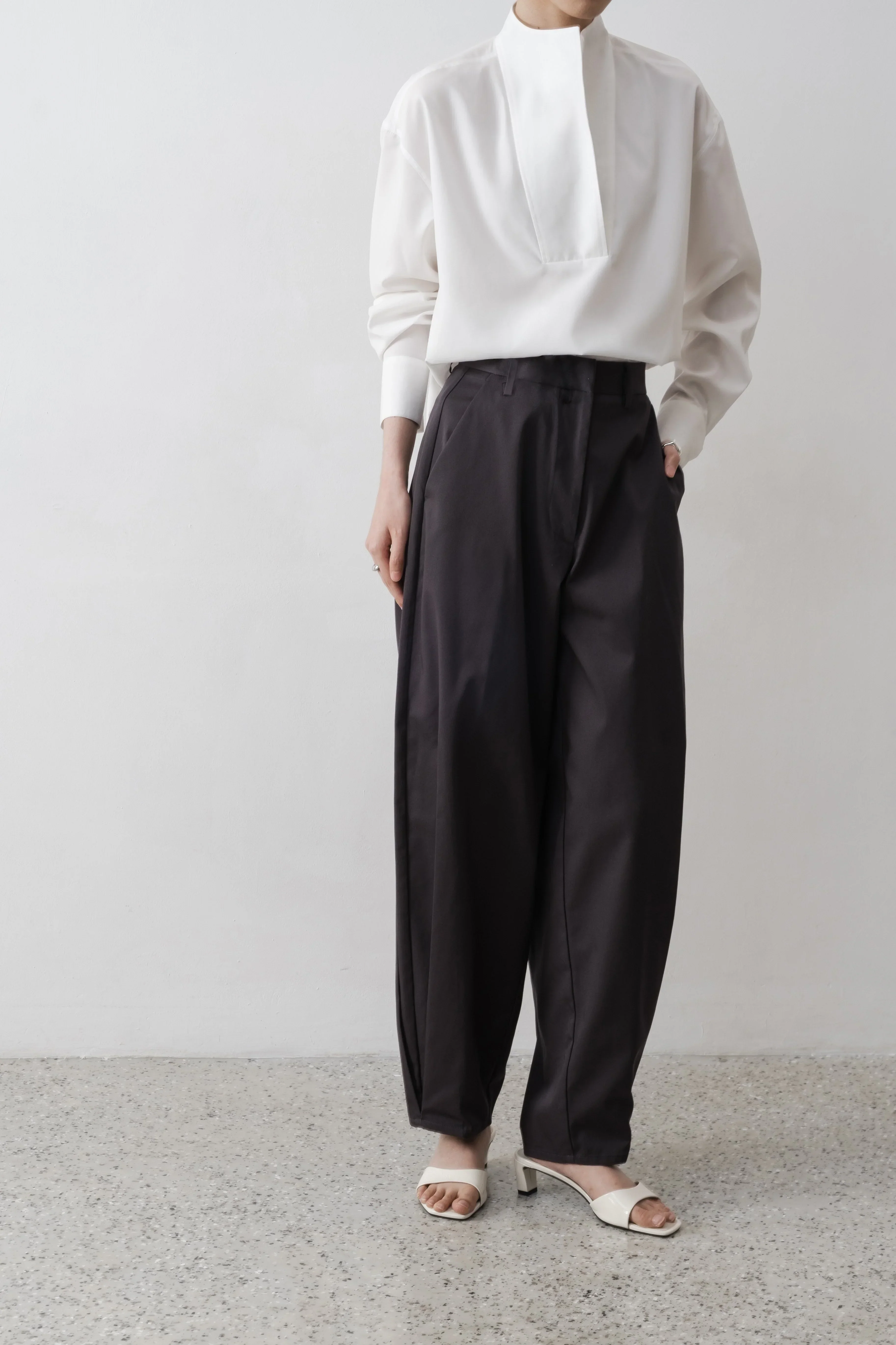 MASSHIRO /\ ATORIE | AMINA PANTS - Image 3