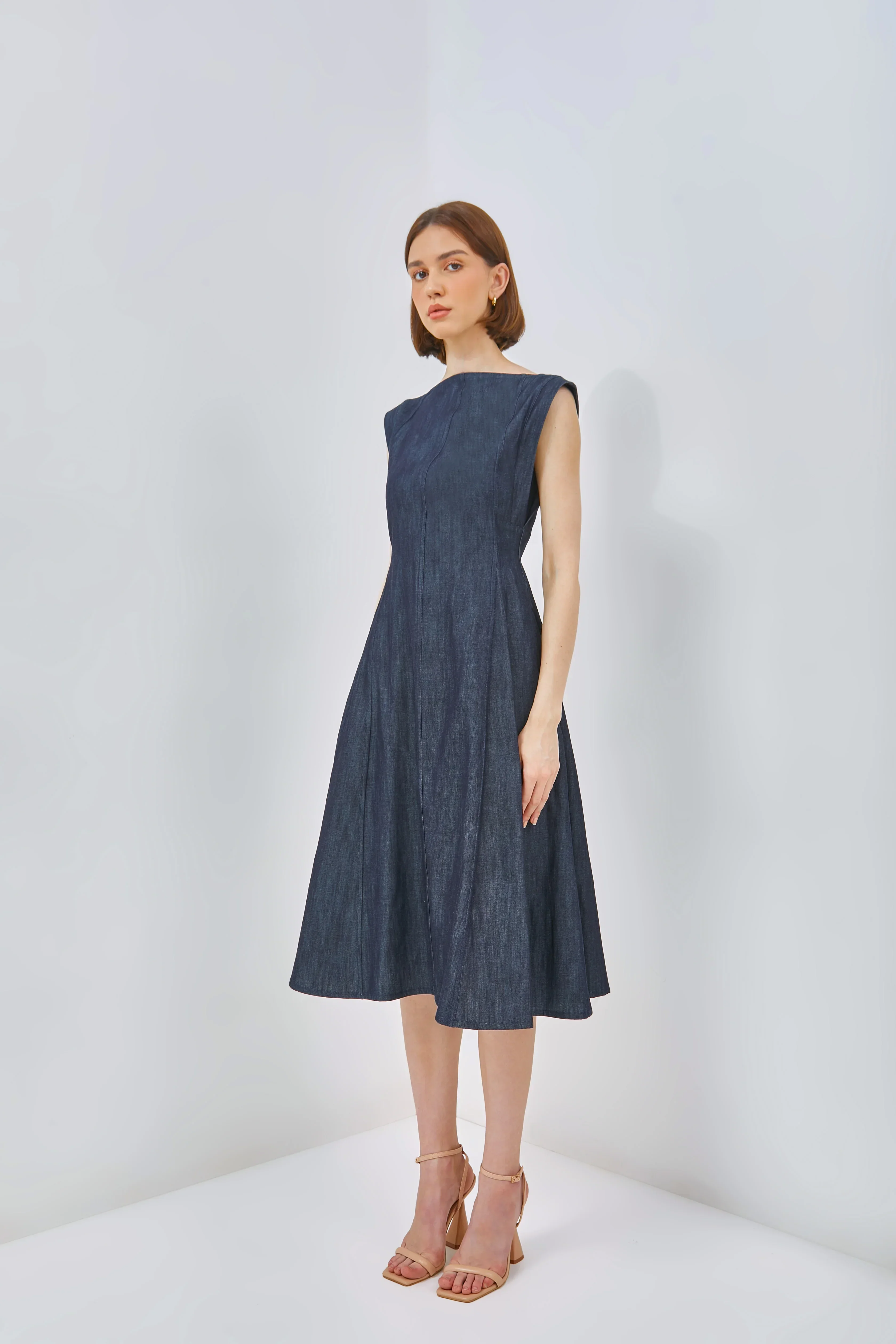 CAELI ECO LUXE | Maxi Dress With Low Back - Image 4