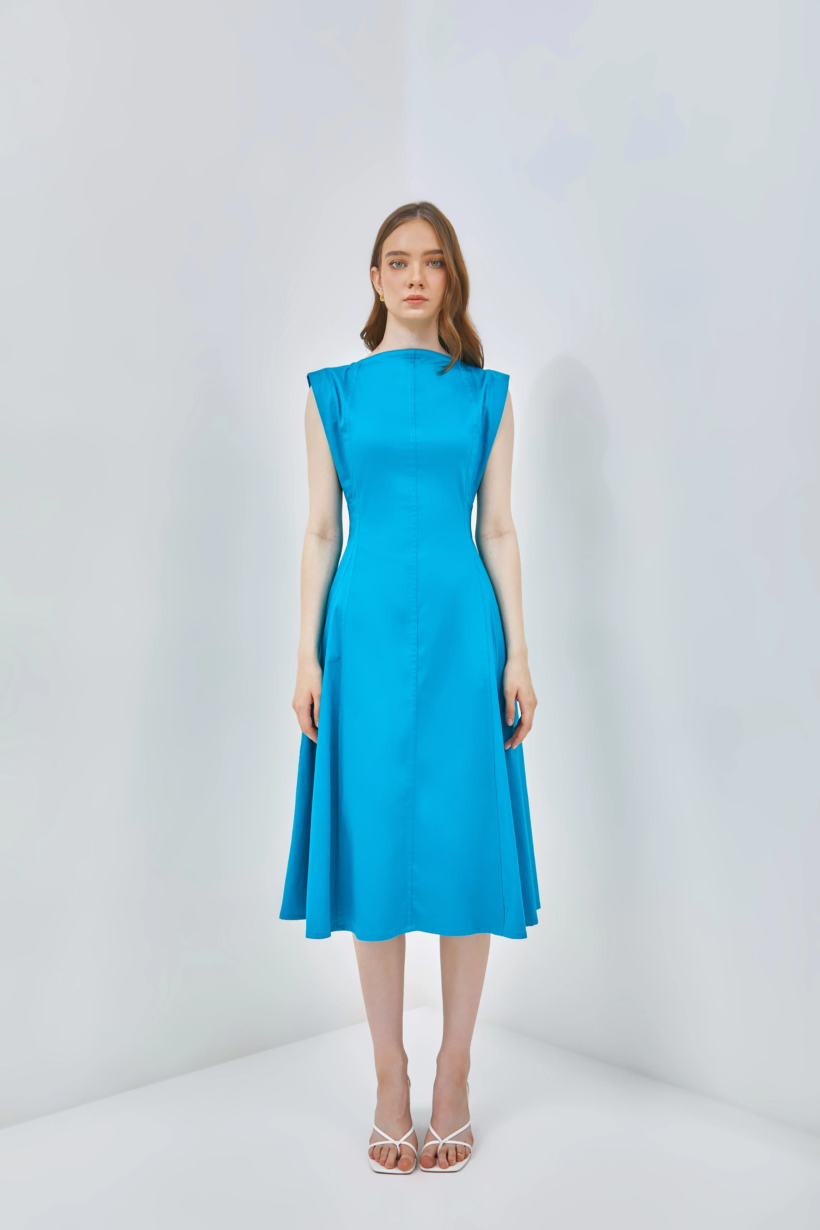 CAELI ECO LUXE | Maxi Dress With Low Back - Image 8