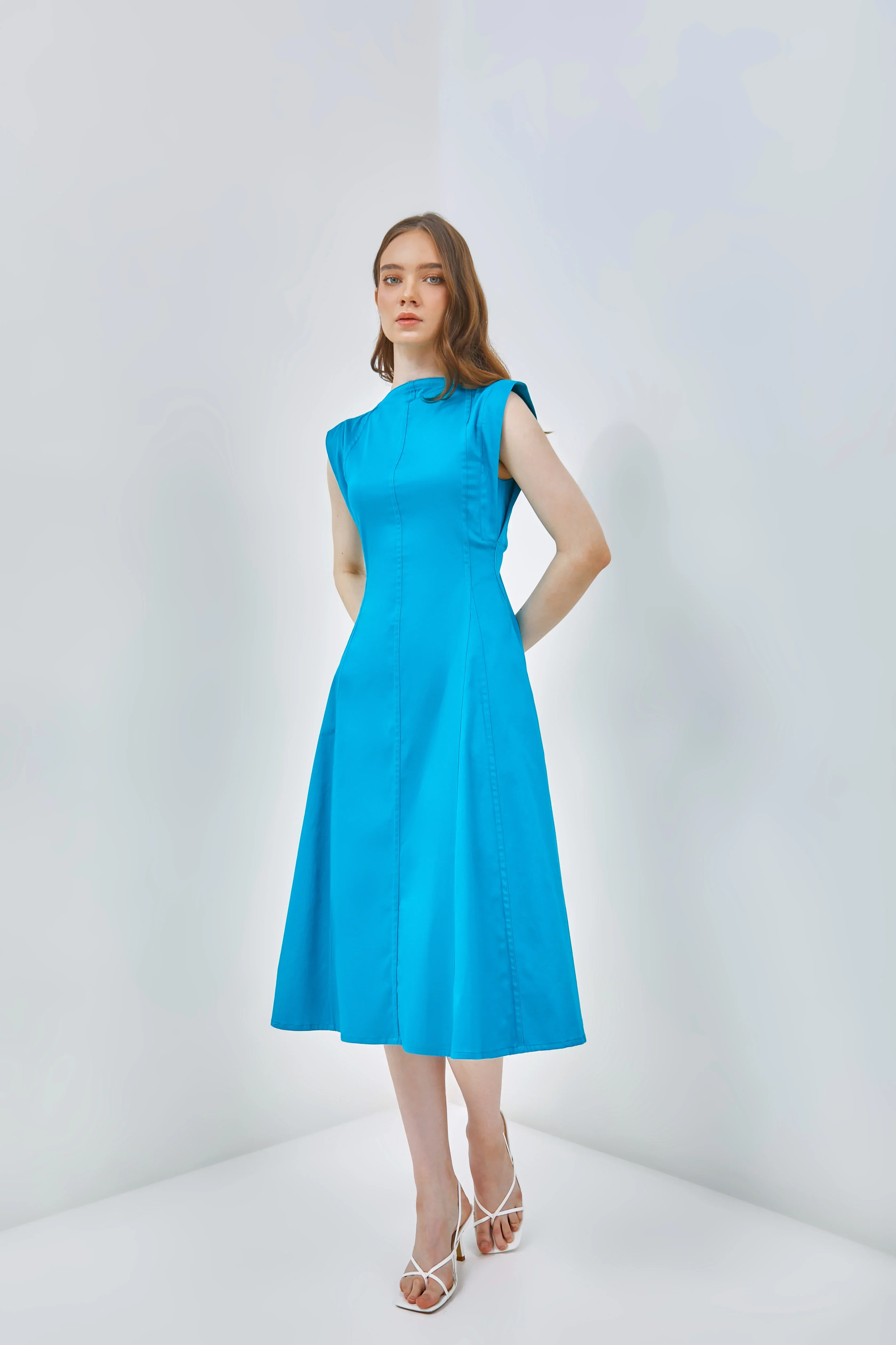 CAELI ECO LUXE | Maxi Dress With Low Back - Image 9