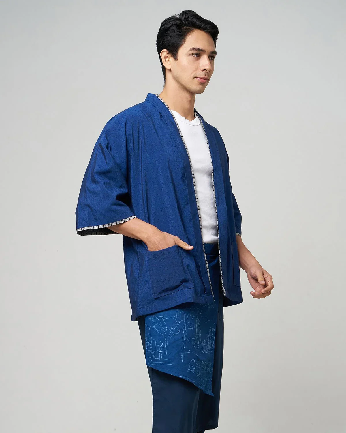 NYANA NYANA | Reversible Handwoven/Batik Outer - Image 2