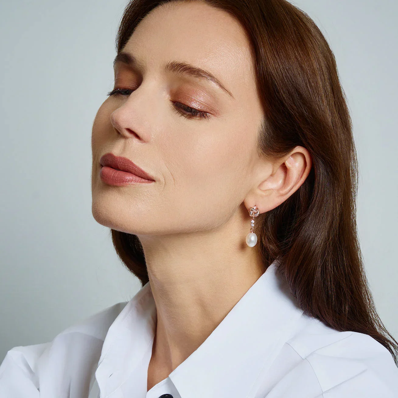 PEARLY LUSTRE | Asian Civilisations Museum Elegant Freshwater Pearl Earrings WE00878 | ACM Collection - Image 5