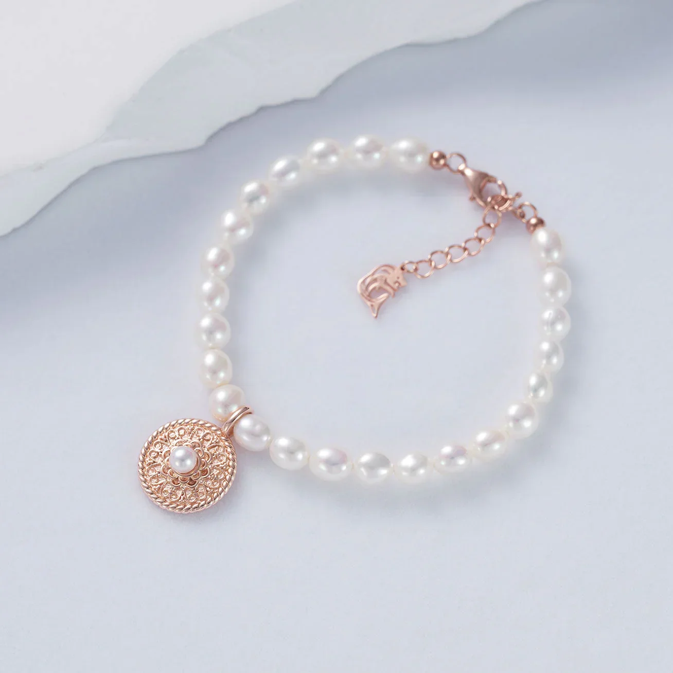 PEARLY LUSTRE | Asian Civilisations Museum Freshwater Pearl Bracelet WB00237 | ACM Collection - Image 2