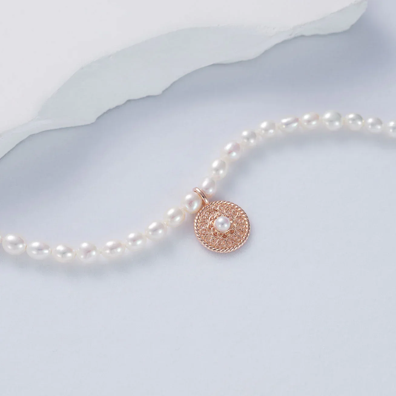 PEARLY LUSTRE | Asian Civilisations Museum Freshwater Pearl Bracelet WB00237 | ACM Collection - Image 3