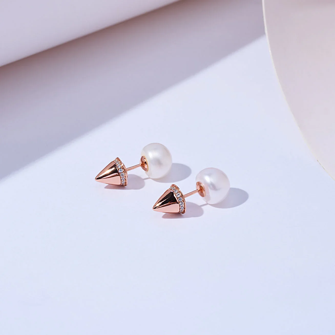 PEARLY LUSTRE | Asian Civilisations Museum Freshwater Pearl Earrings WE00052 | ACM Collection - Image 3