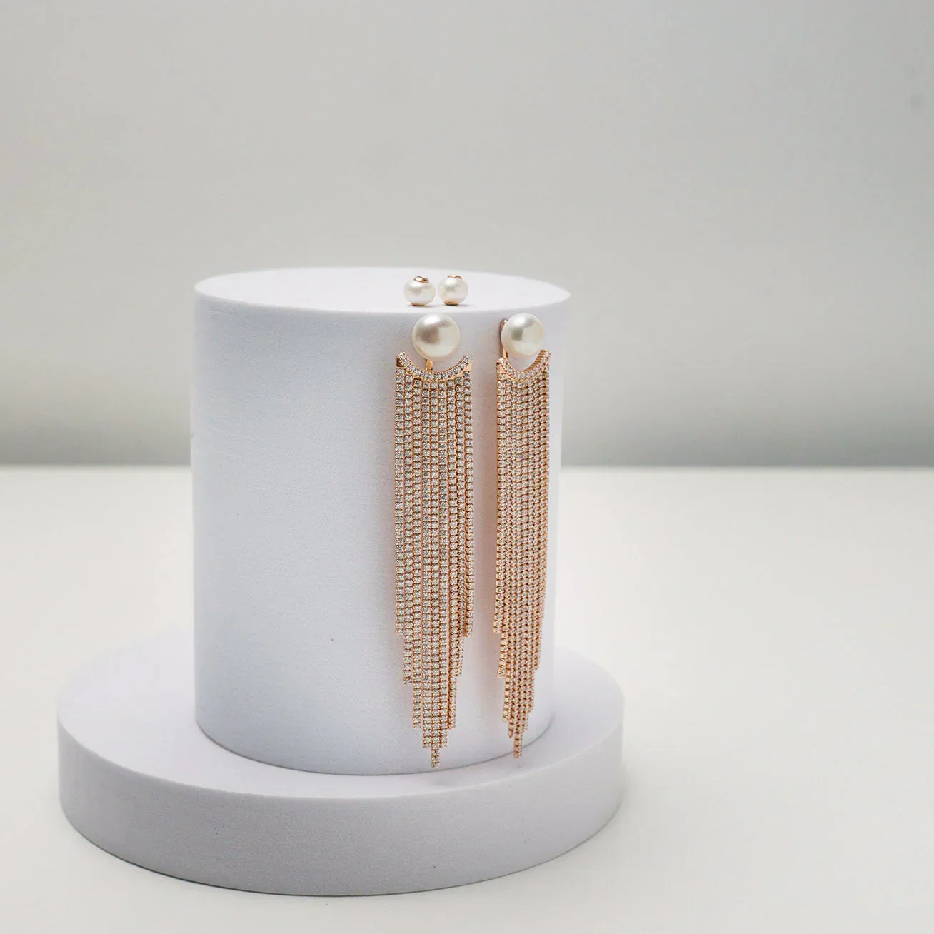 PEARLY LUSTRE | Asian Civilisations Museum Freshwater Pearl Earrings WE00229 | ACM Collection - Image 2