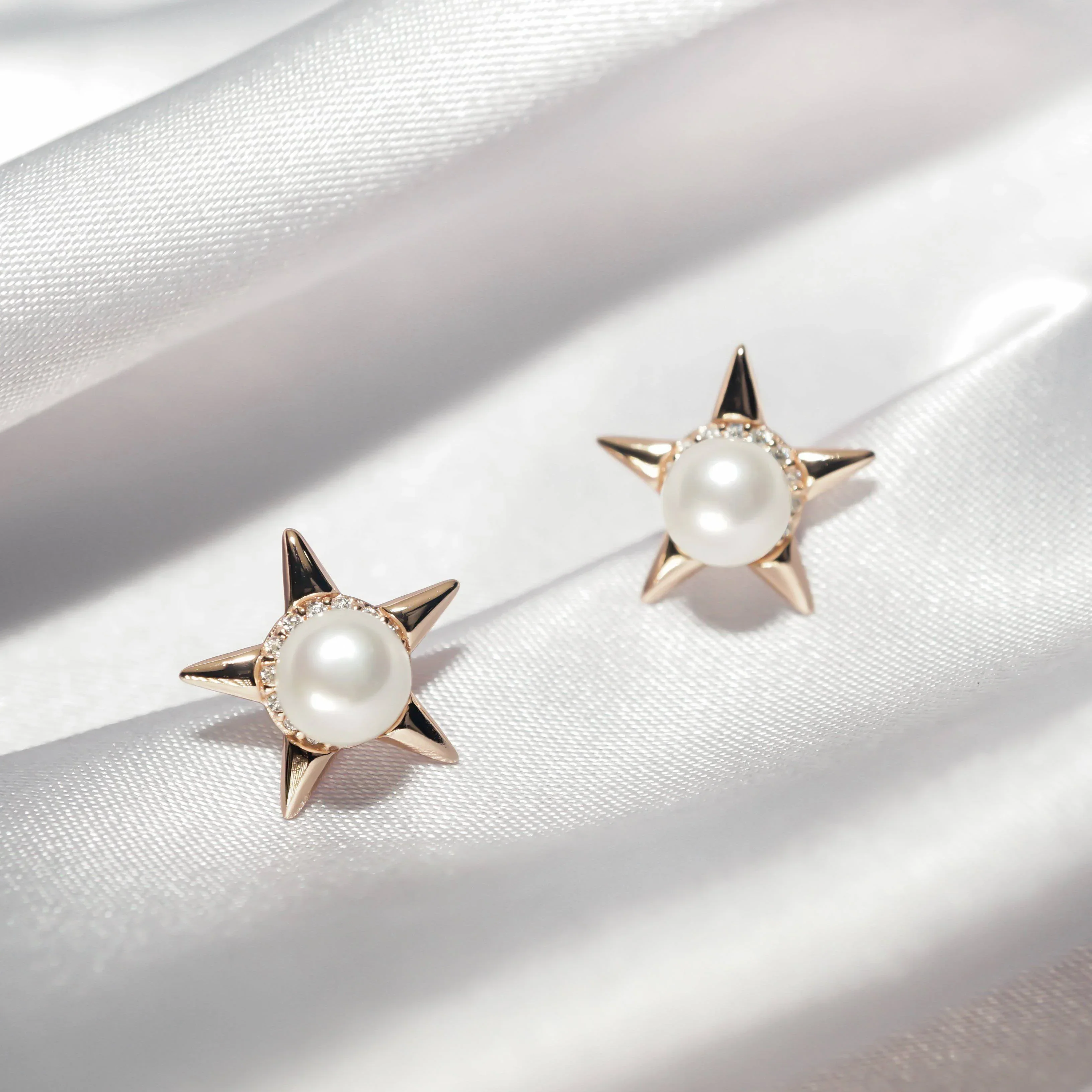 PEARLY LUSTRE | Asian Civilisations Museum Freshwater Pearl Earrings WE00231 | ACM Collection - Image 2
