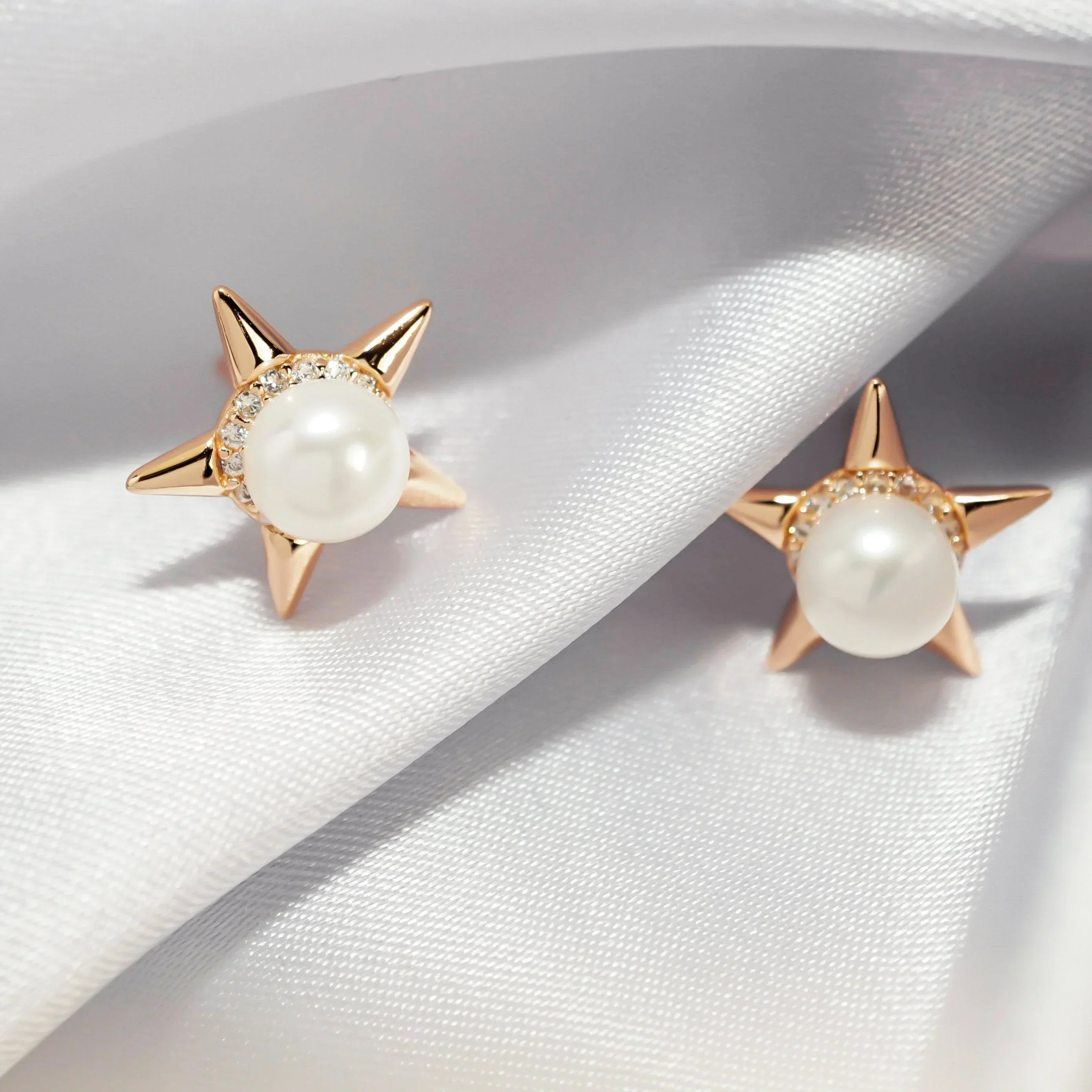 PEARLY LUSTRE | Asian Civilisations Museum Freshwater Pearl Earrings WE00231 | ACM Collection - Image 3
