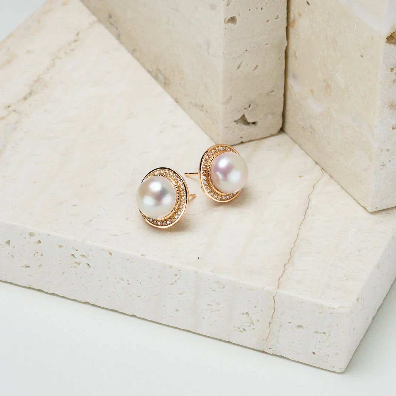 PEARLY LUSTRE | Asian Civilisations Museum Freshwater Pearl Earrings WE00433 | ACM Collection - Image 2