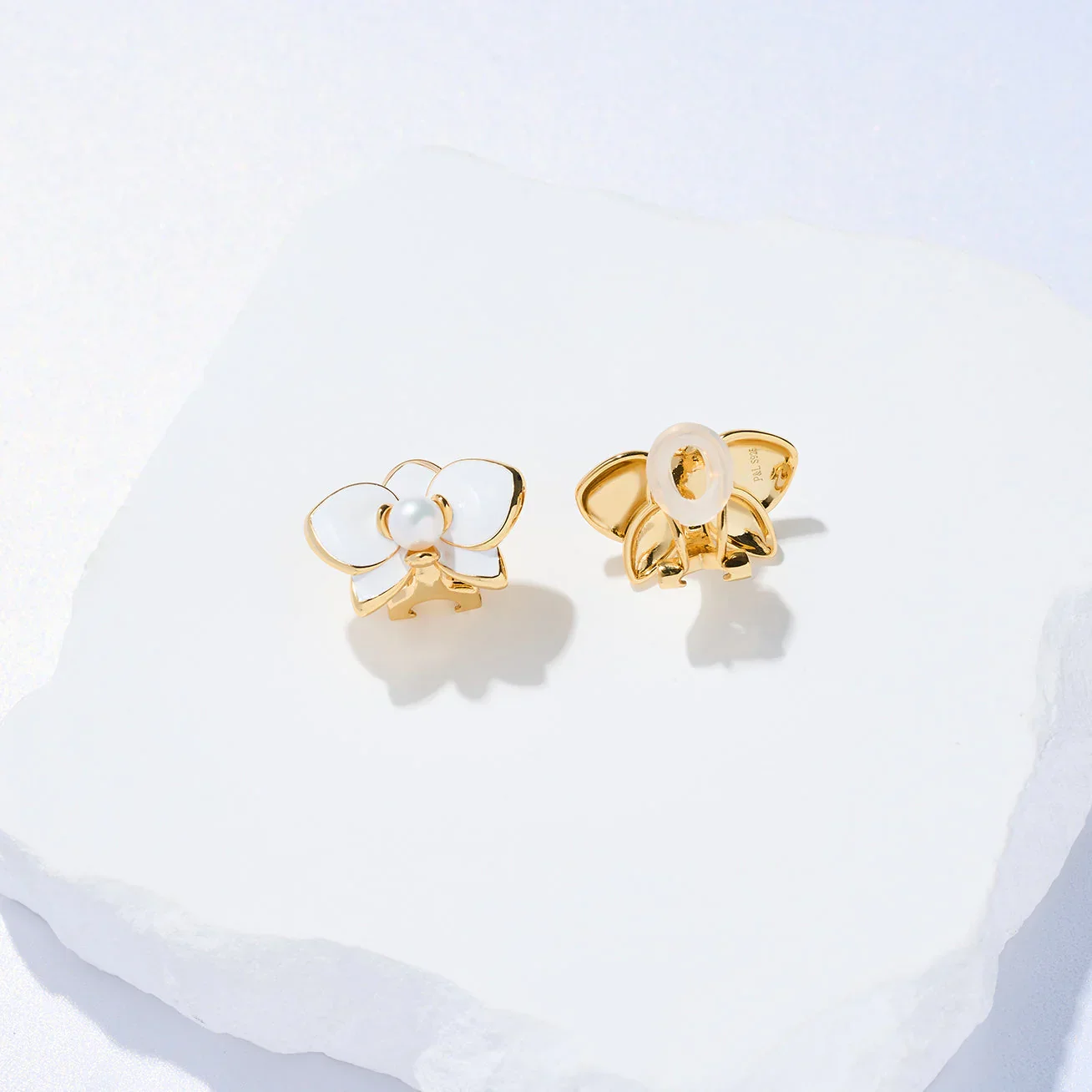 PEARLY LUSTRE | Clip-On Top Grade Freshwater Pearl Earrings WE00832 | ORCHID - Image 4