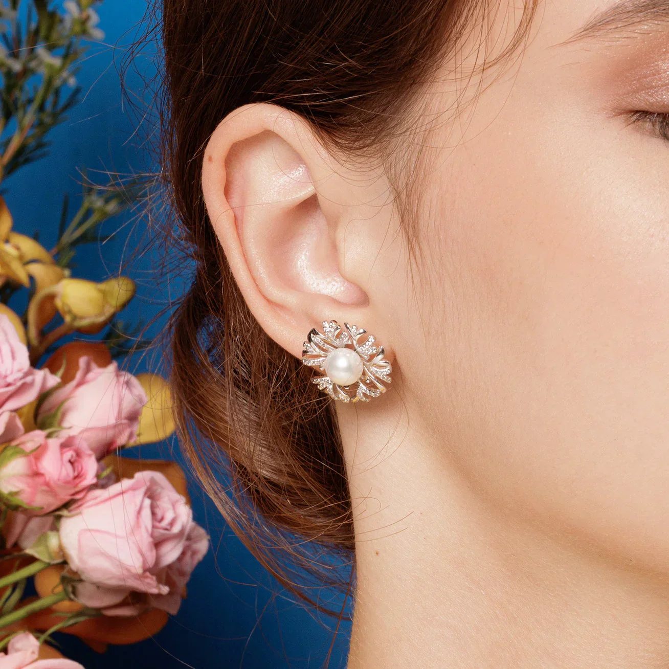 PEARLY LUSTRE | Elegant Freshwater Pearl Earrings WE00502 | GARDENS - Image 6