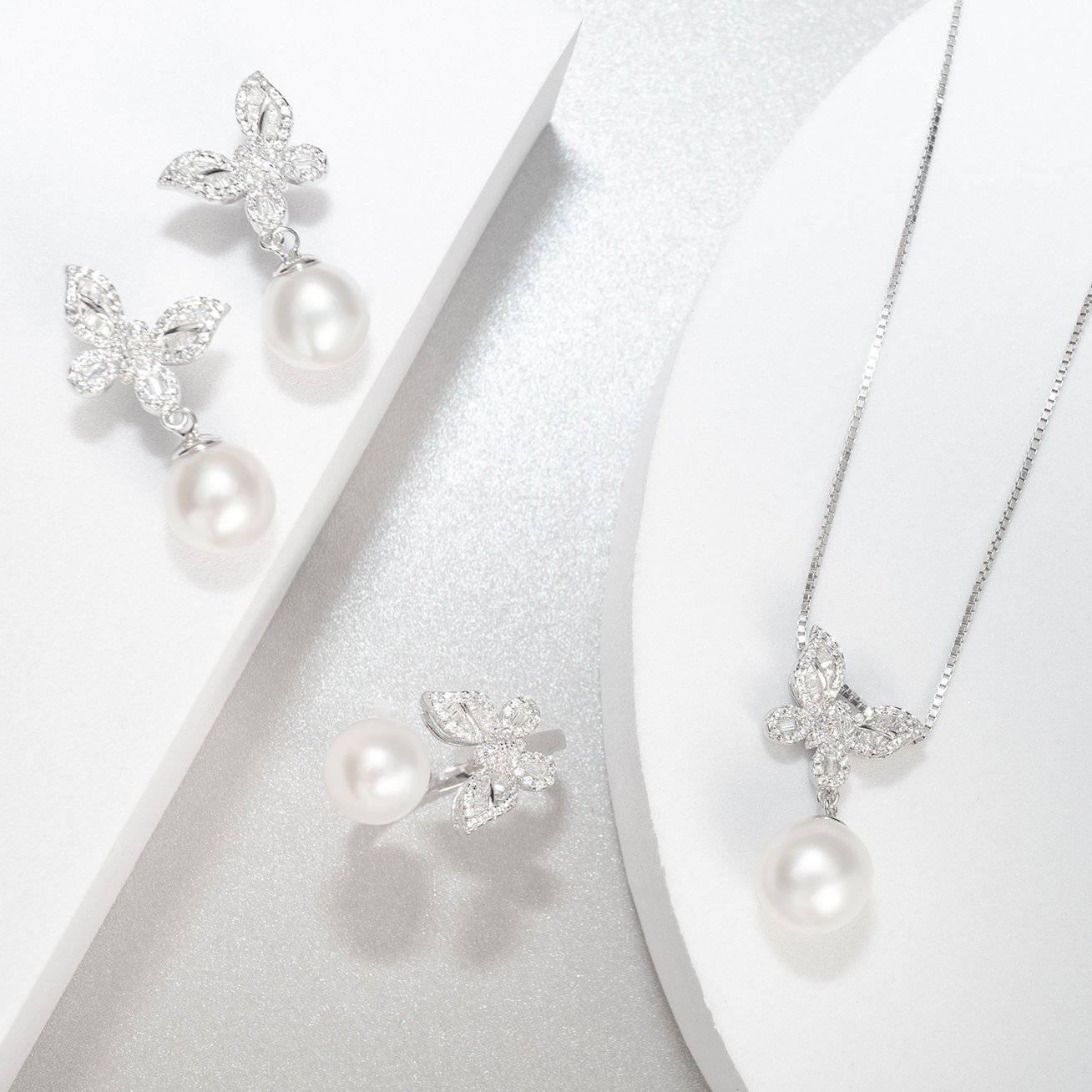 PEARLY LUSTRE | Elegant Freshwater Pearl Necklace WN00174 | GARDENS - Image 3