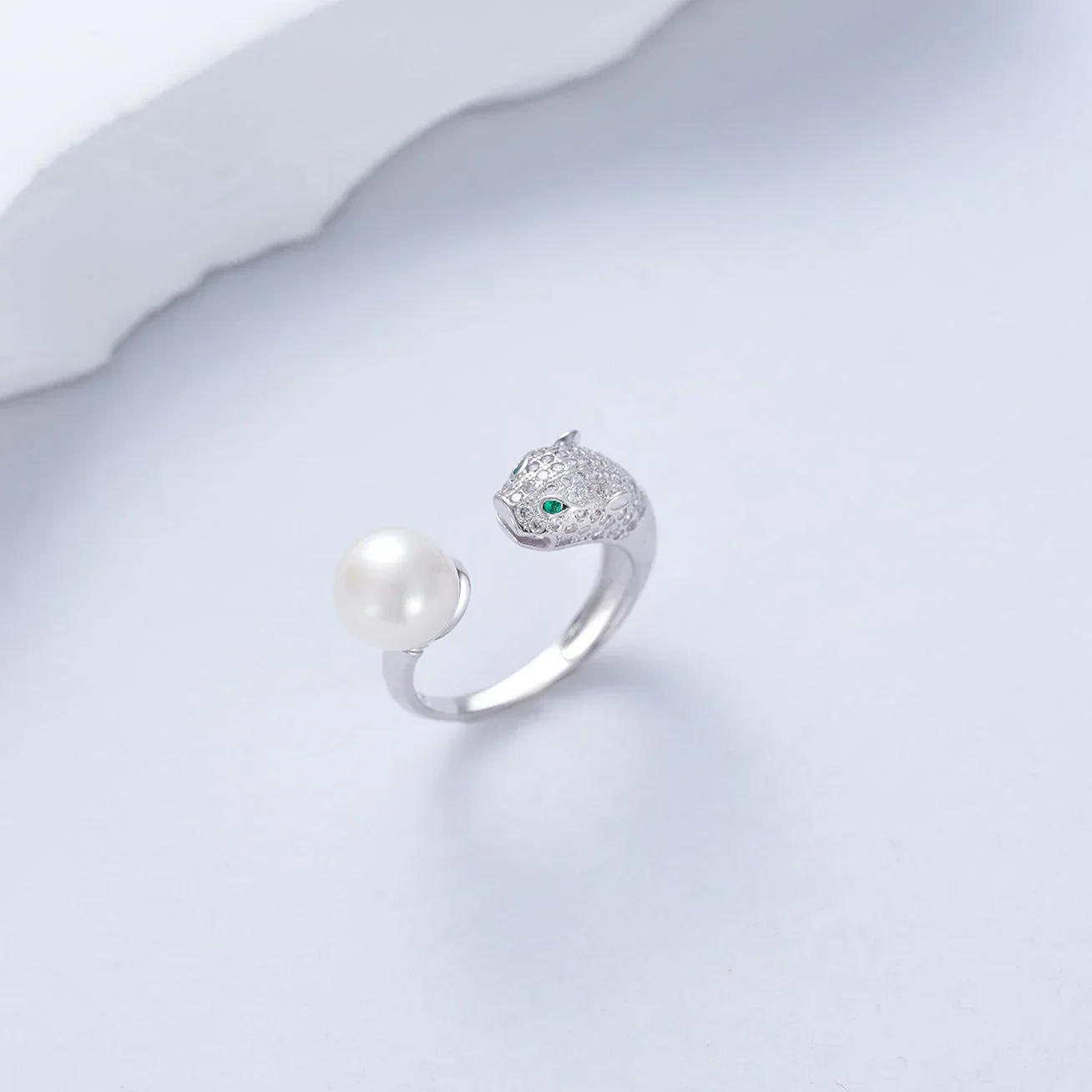PEARLY LUSTRE | Leopard Freshwater Pearl Ring WR00038 | SAFARI - Image 3
