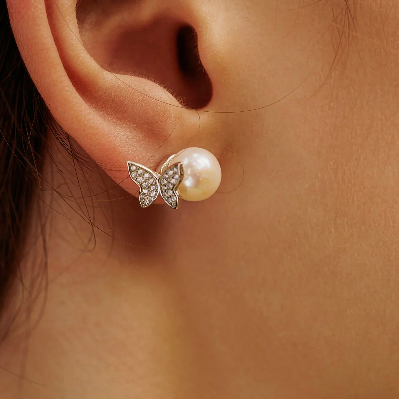 PEARLY LUSTRE | Top Grade Freshwater Pearl Earrings WE00691 | GARDENS - Image 5